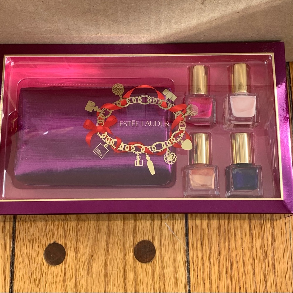 Estee Lauder Brilliant Nails Makeup Case Gift Set